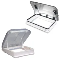 Dachfenster mit Verdunkelungsrollo und Insektenschutz, 700 x 500 mm